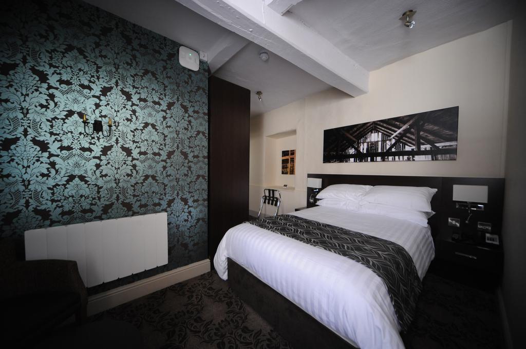 The Bull Hotel Stony Stratford Room photo