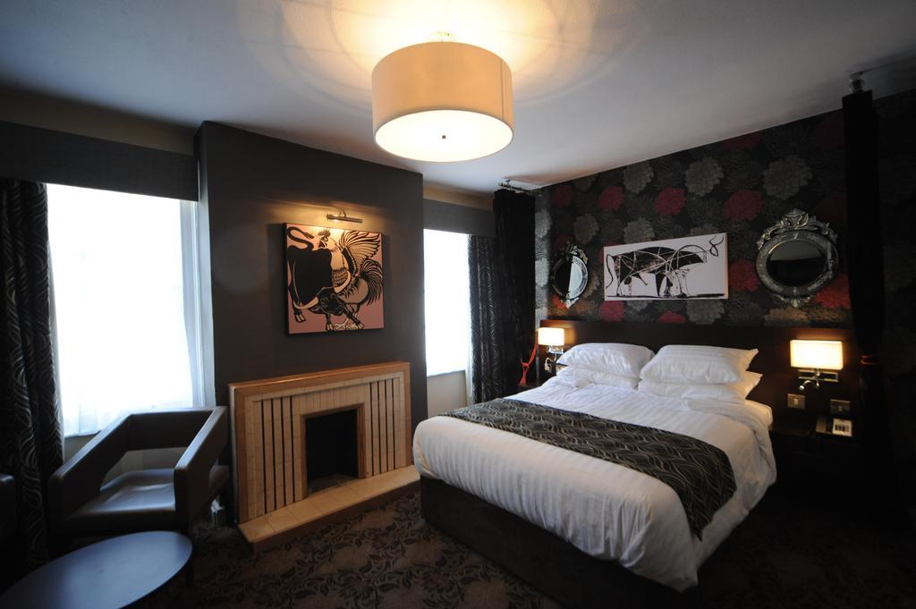 The Bull Hotel Stony Stratford Exterior photo